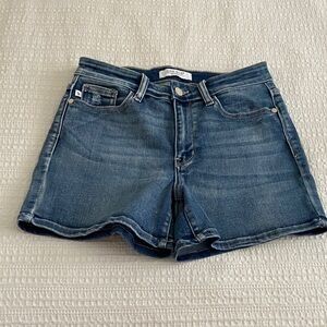 Judy Blue Classic Blue Jean Shorts women’s size M like new
